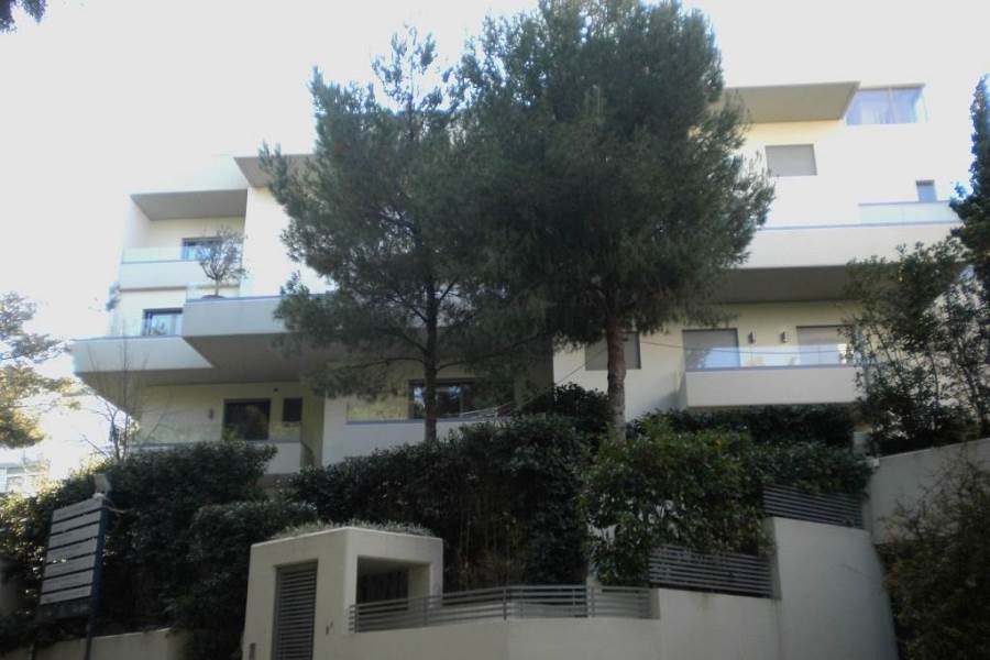 (For Sale) Residential Maisonette || Athens North/Nea Erithraia - 300 Sq.m, 4 Bedrooms, 1.250.000€ 