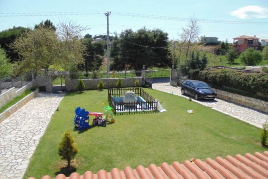 (For Sale) Residential Detached house || East Attica/Kapandriti - 390 Sq.m, 8 Bedrooms, 800.000€ 