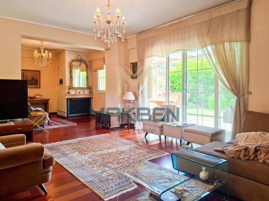 (For Sale) Residential Maisonette || Athens North/Nea Erithraia - 350 Sq.m, 5 Bedrooms, 640.000€ 